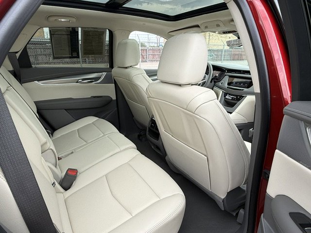 Used 2023 Cadillac XT5 Premium Luxury w/ Technology Package FWD image 23