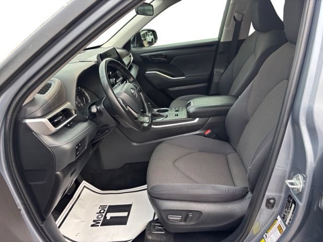 Used 2023 Toyota Highlander LE FWD image 10