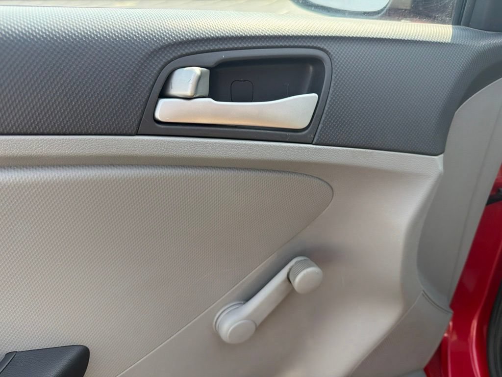 Used 2012 Hyundai Accent GLS FWD image 25