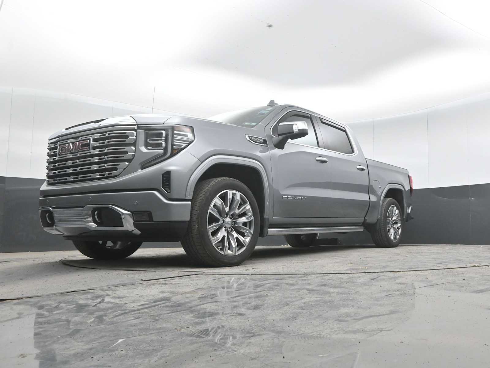 Used 2025 GMC Sierra 1500 Denali w/ Denali Reserve Package AWD/4WD image 43