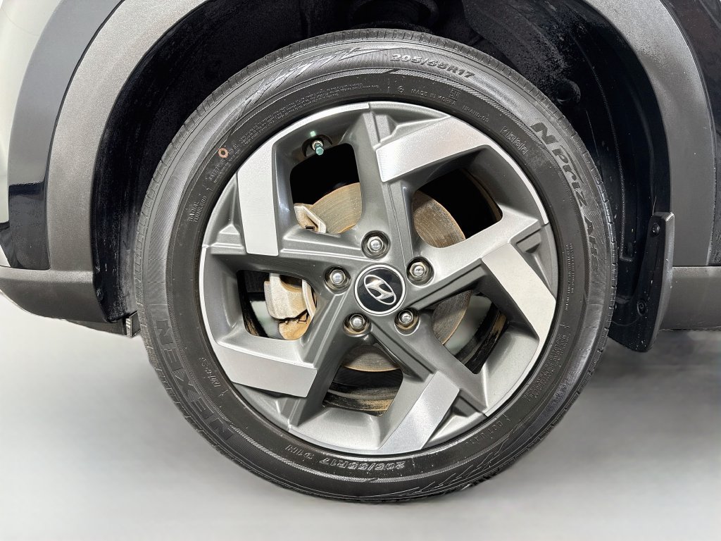 Used 2023 Hyundai Venue SEL FWD image 34