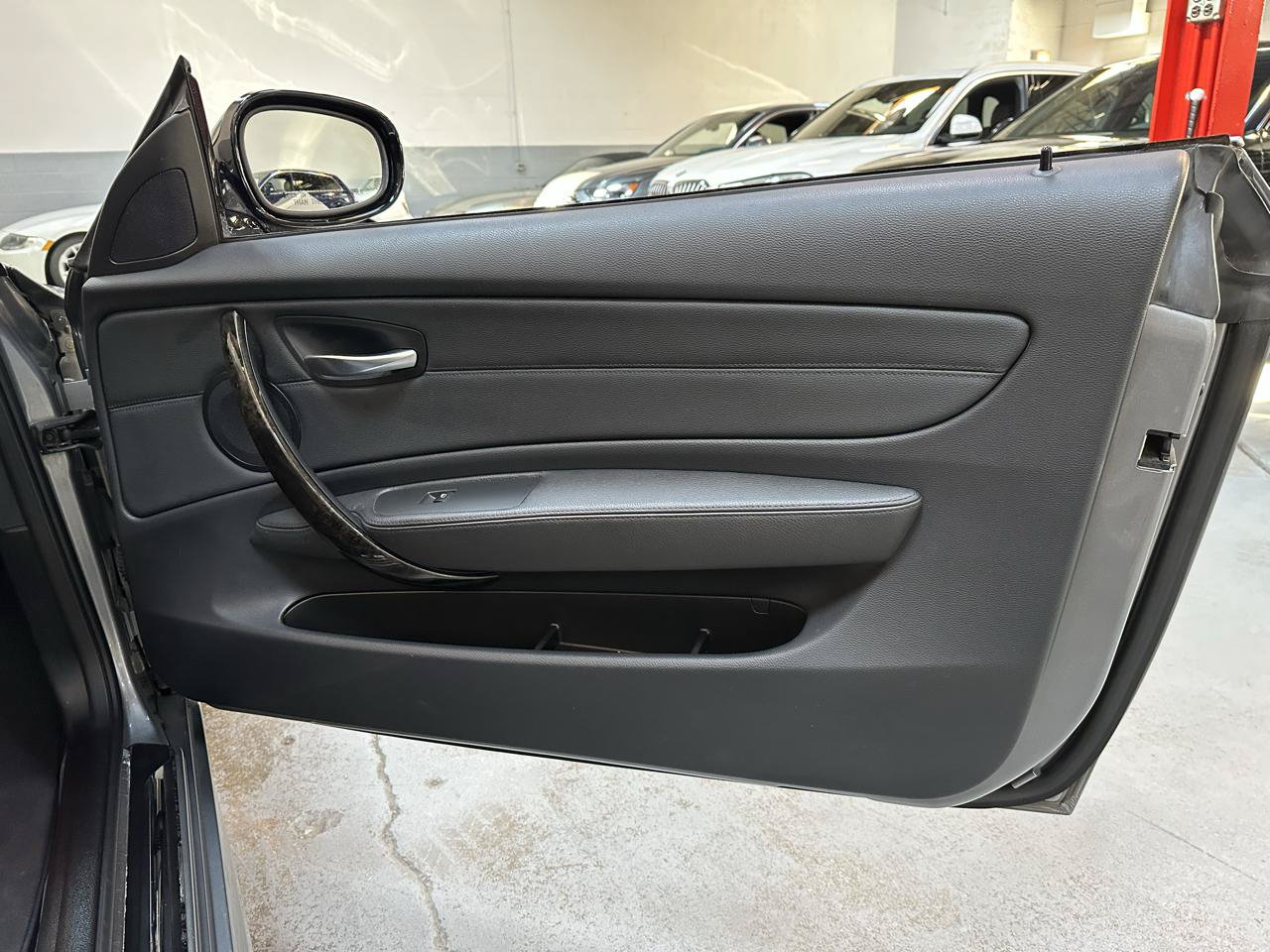 Used 2011 BMW 135i Convertible RWD image 10