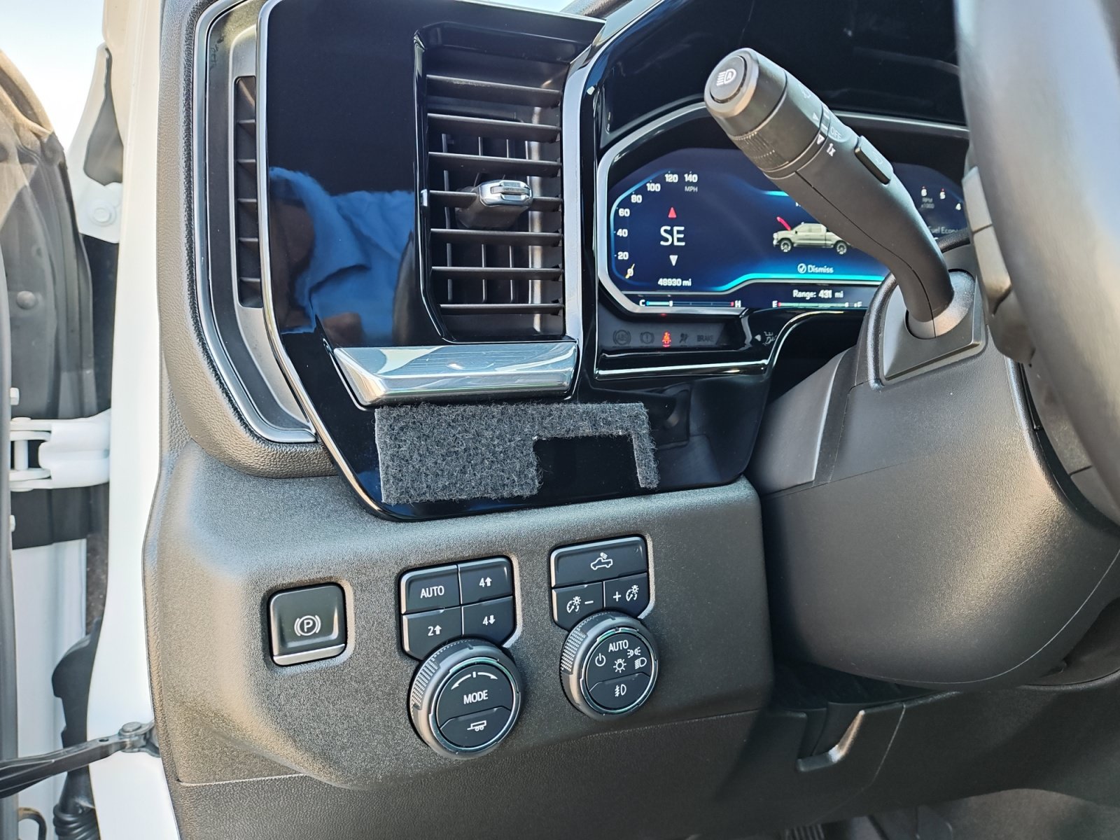 Used 2023 Chevrolet Silverado 1500 RST w/ Z71 Off-Road Package AWD/4WD image 22