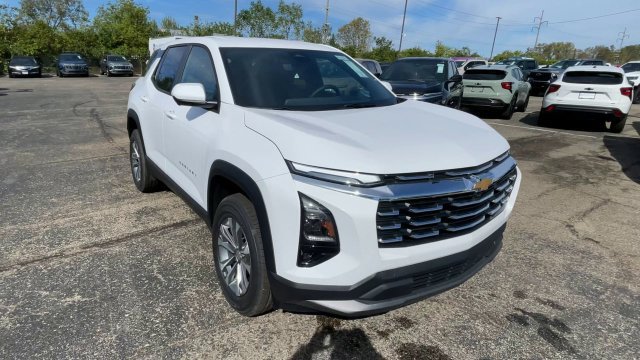 New 2027 Chevrolet Equinox LT w/ Convenience Package II FWD image 4