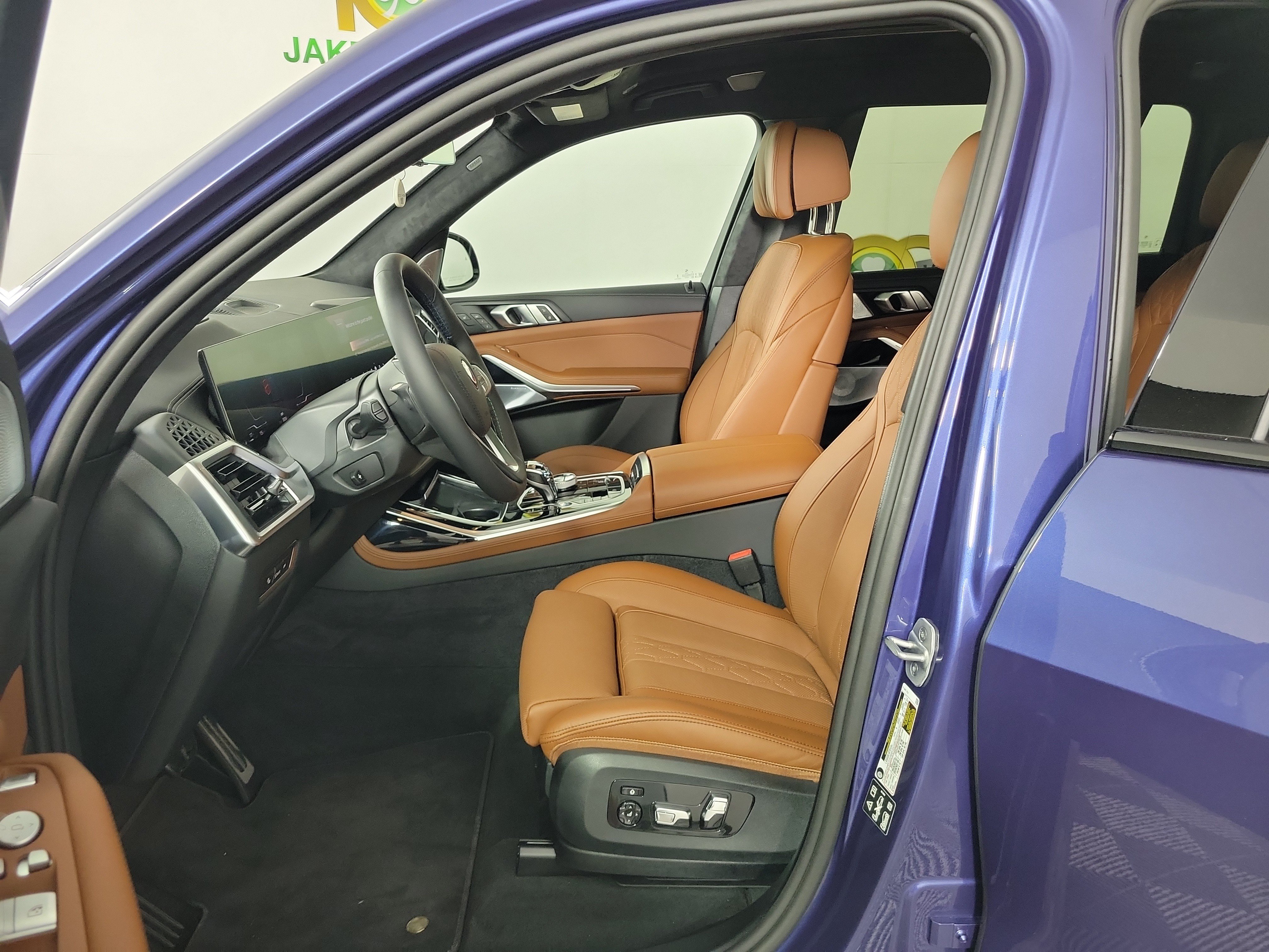New 2026 BMW ALPINA XB7 AWD/4WD image 9
