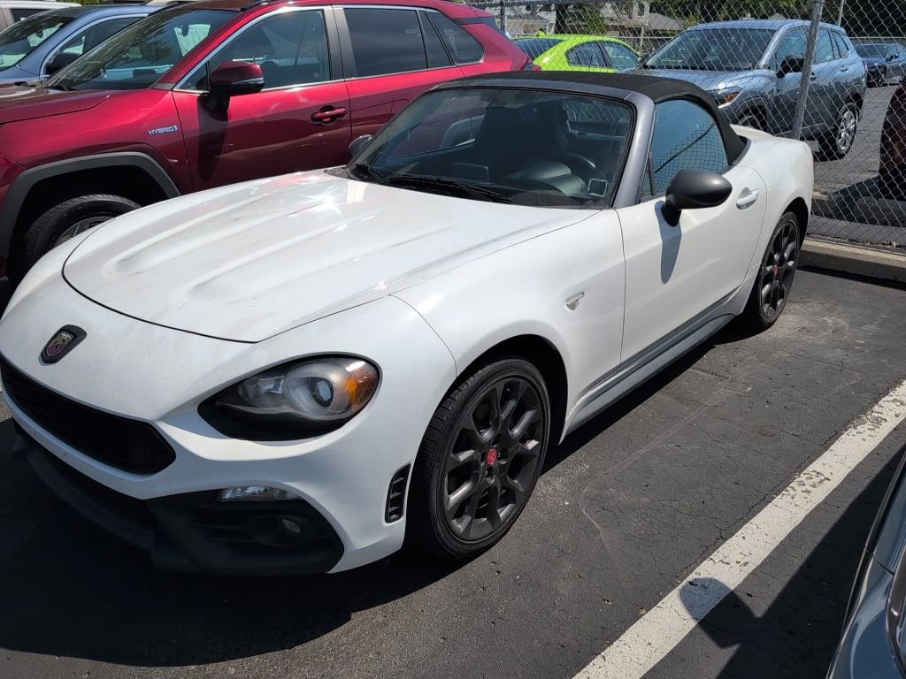 Used 2017 FIAT 124 Spider Abarth RWD image 2