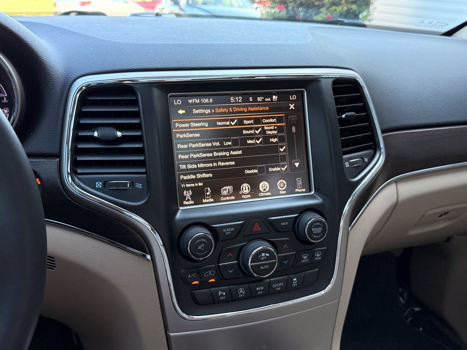Used 2017 Jeep Grand Cherokee Limited w/ Luxury Group II AWD/4WD image 39