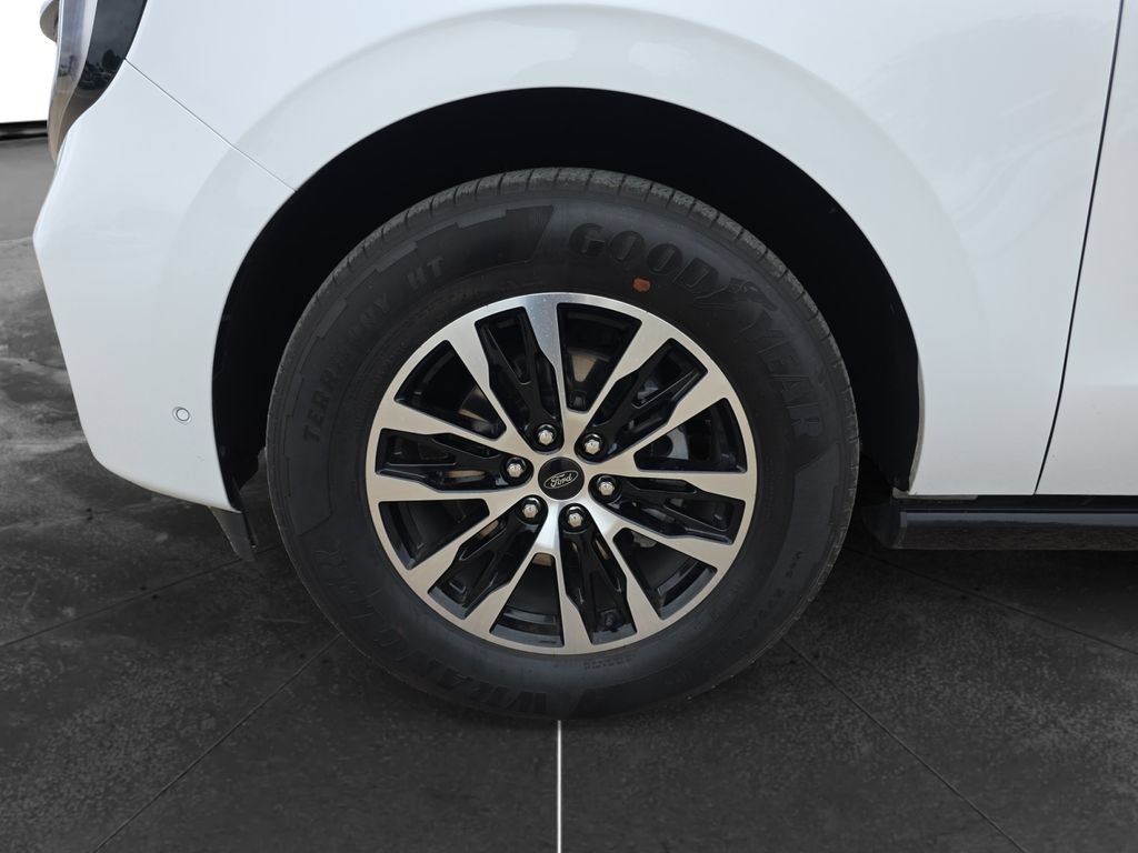 Used 2025 Ford Expedition Max Platinum AWD/4WD image 9