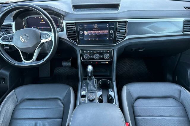 Used 2020 Volkswagen Atlas Cross Sport SEL Premium image 13