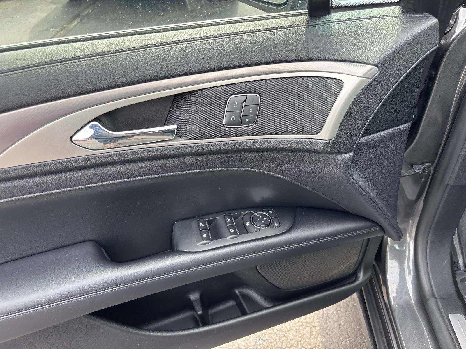 Used 2019 Lincoln MKZ Premiere AWD/4WD image 14