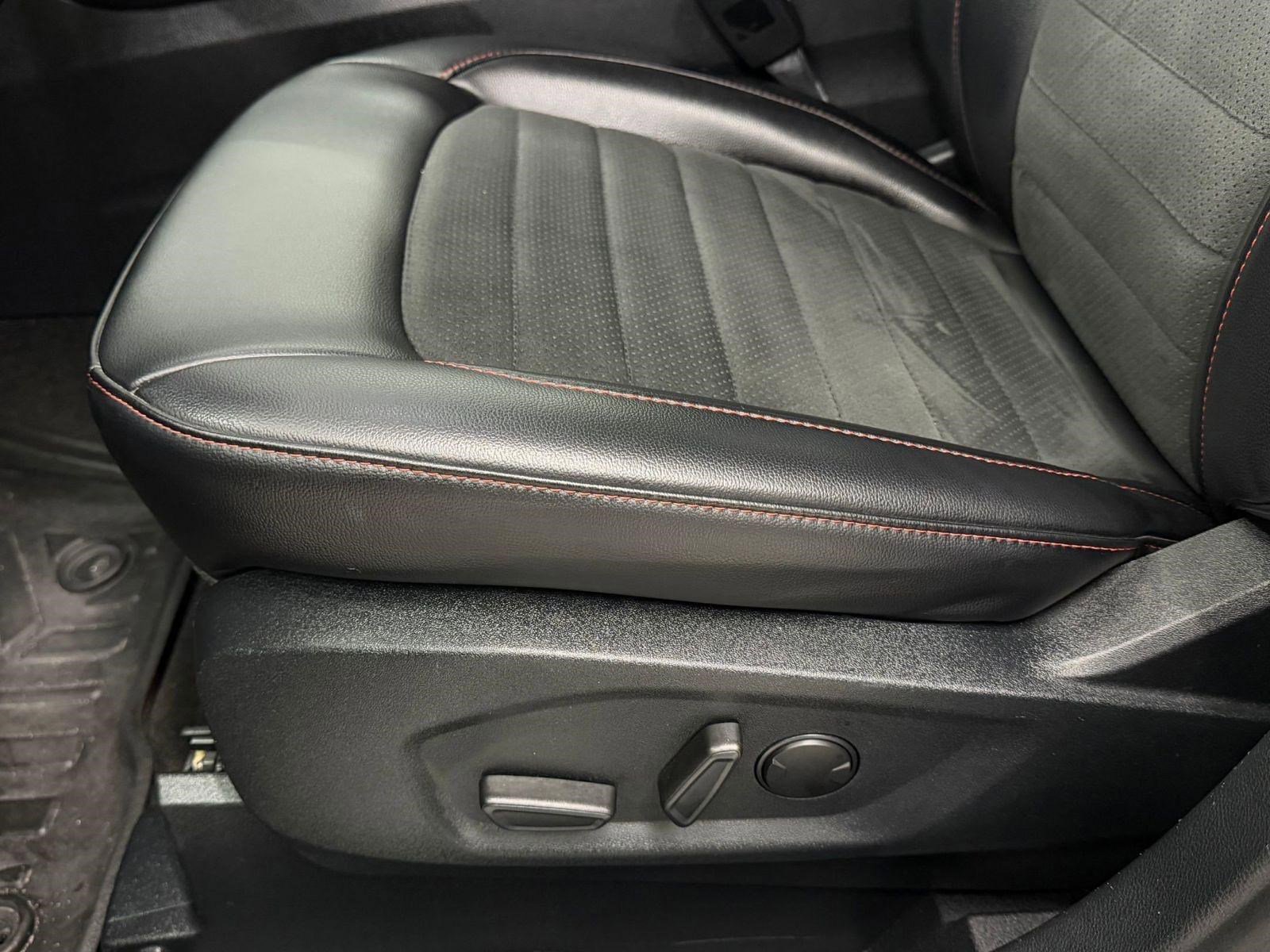 Used 2020 Ford Edge ST-Line image 11