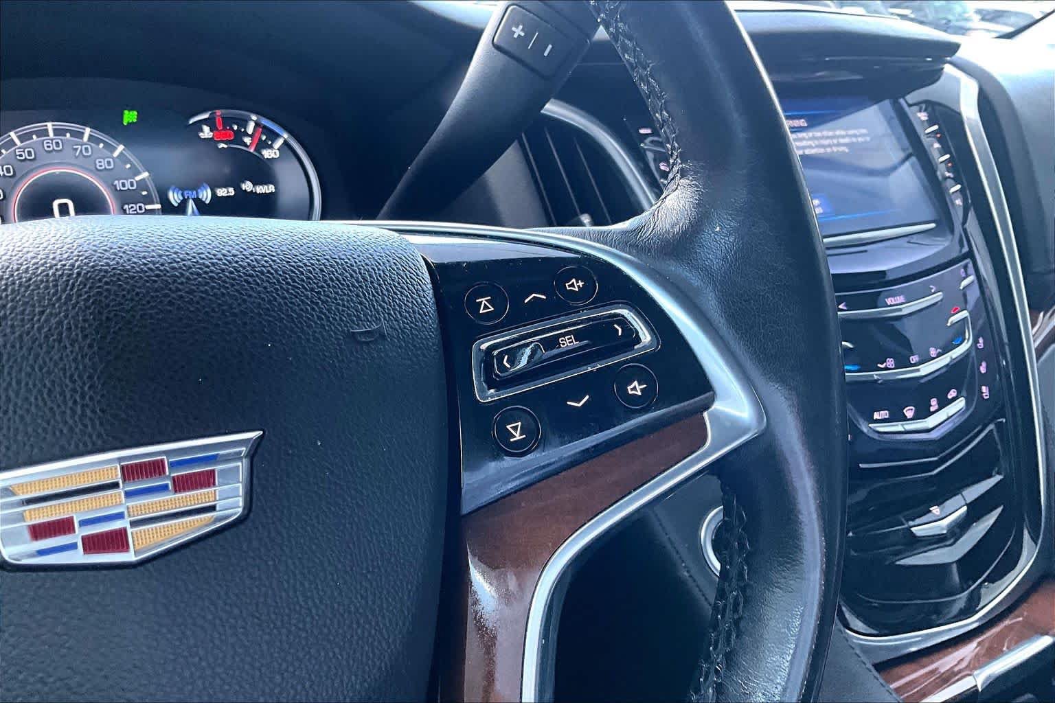 Used 2020 Cadillac Escalade Premium Luxury RWD image 24