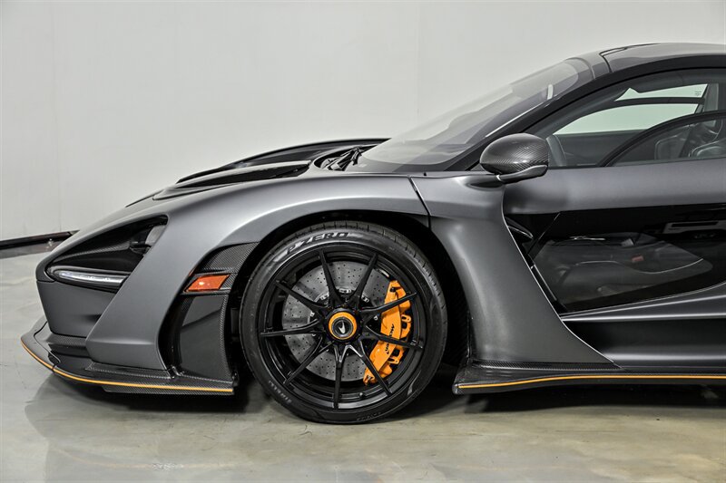Used 2019 McLaren Senna RWD image 13