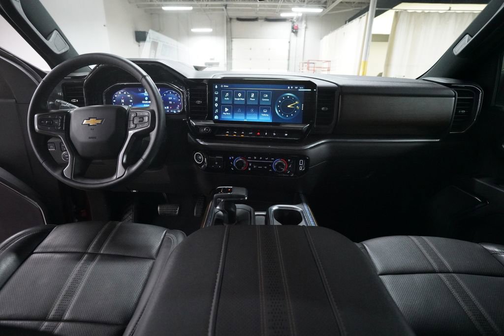 Certified 2023 Chevrolet Silverado 1500 High Country w/ Technology Package AWD/4WD image 5