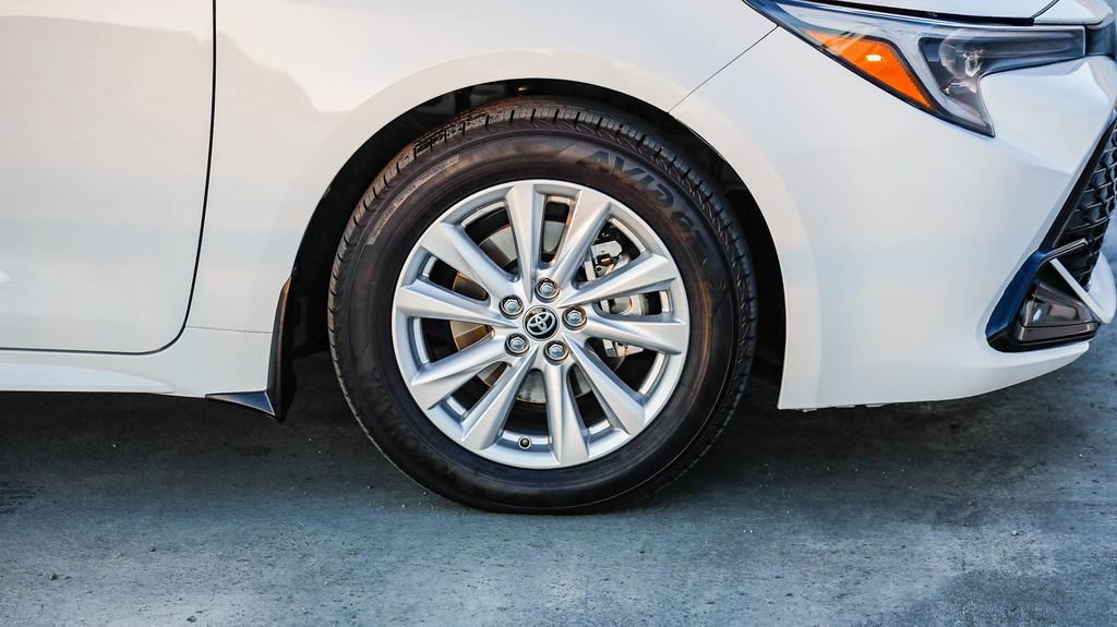 Used 2024 Toyota Corolla SE image 11