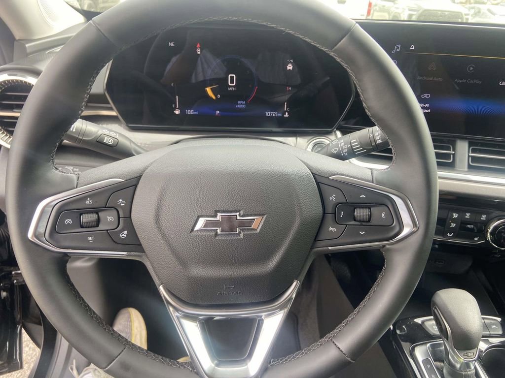 Used 2025 Chevrolet Trax ACTIV w/ Driver Confidence Package image 35