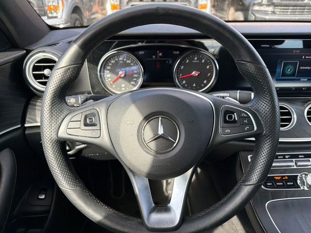 Used 2018 Mercedes-Benz E 400 E 400 image 21