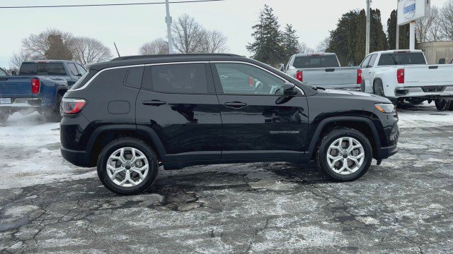 Used 2025 Jeep Compass Latitude w/ Convenience Group image 9