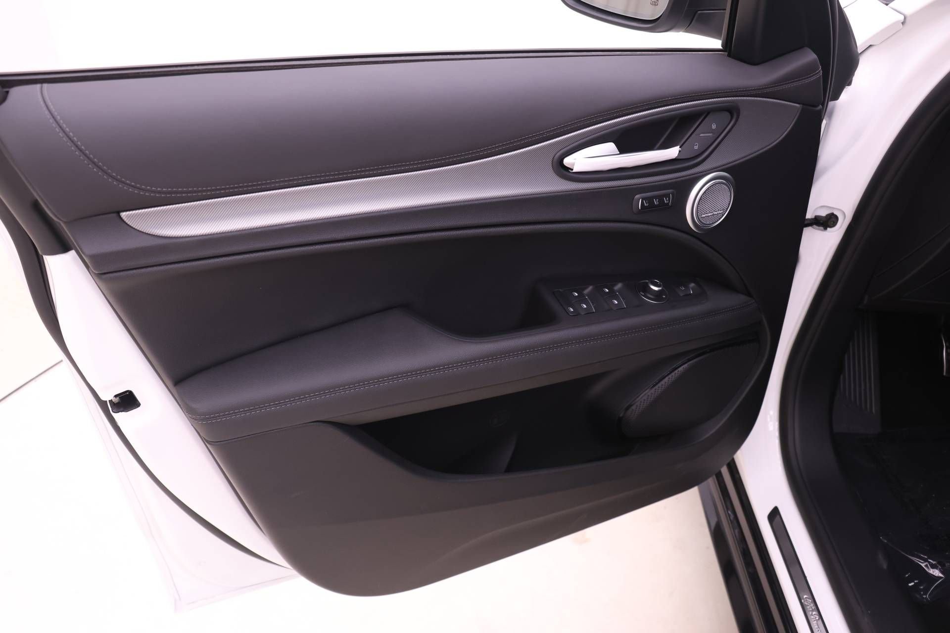 New 2026 Alfa Romeo Stelvio Sprint image 11