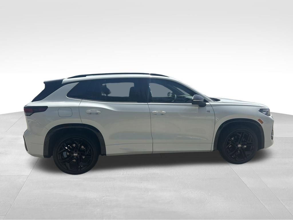 New 2026 Volkswagen Tiguan SE R-Line FWD image 6