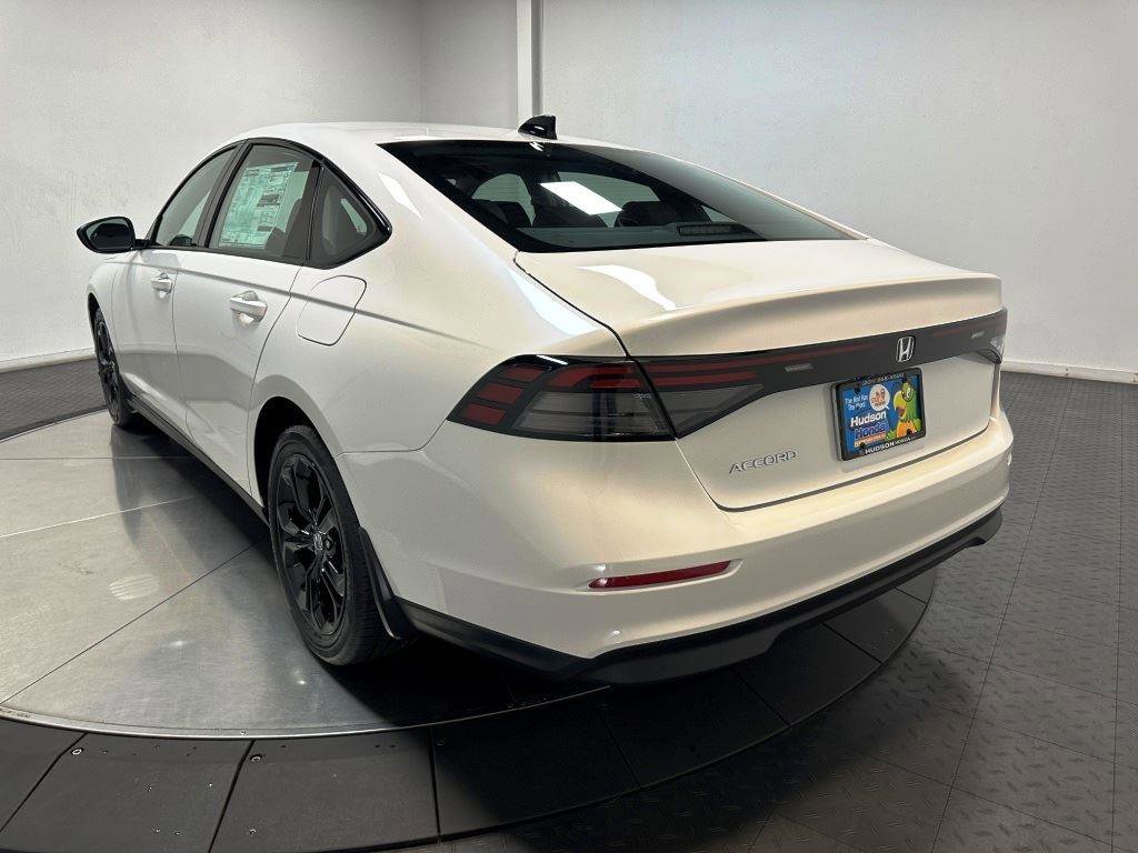 New 2025 Honda Accord SE image 6