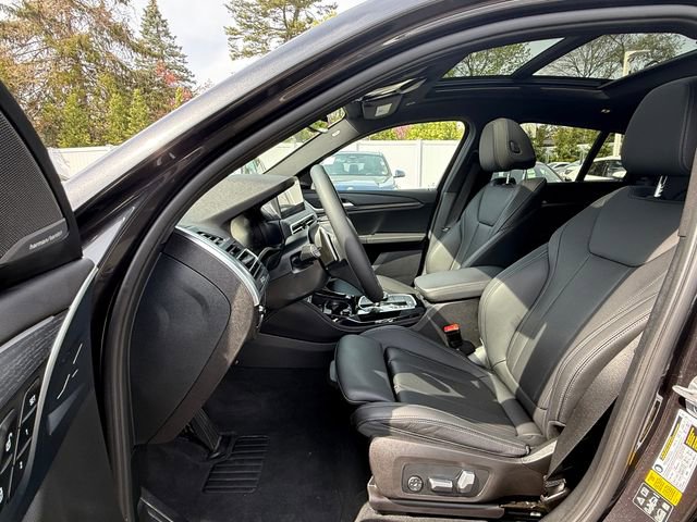 Certified 2023 BMW X4 xDrive30i w/ Premium Package image 17