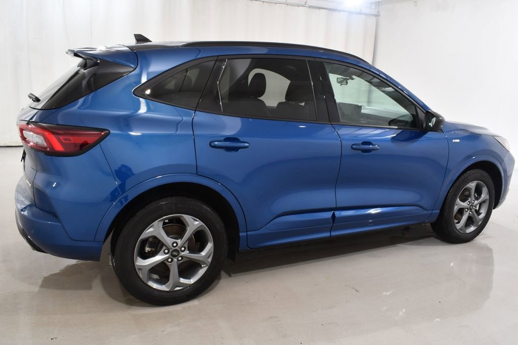 Used 2023 Ford Escape ST-Line w/ Tech Pack #1 AWD/4WD image 11