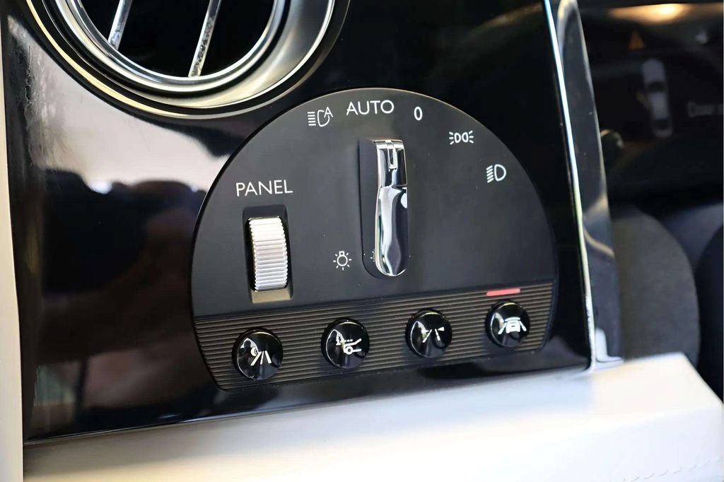 Certified 2015 Rolls-Royce Wraith RWD image 9