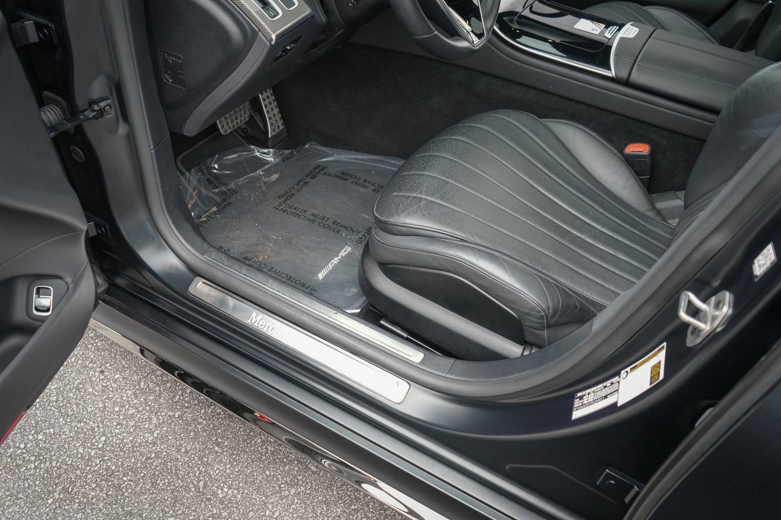 Used 2023 Mercedes-Benz S 580e 4MATIC Sedan w/ AMG Line image 30