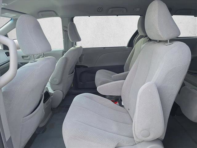 Used 2014 Toyota Sienna LE image 14