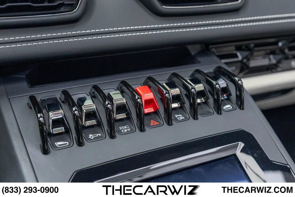 Used 2024 Lamborghini Huracan EVO AWD/4WD image 60