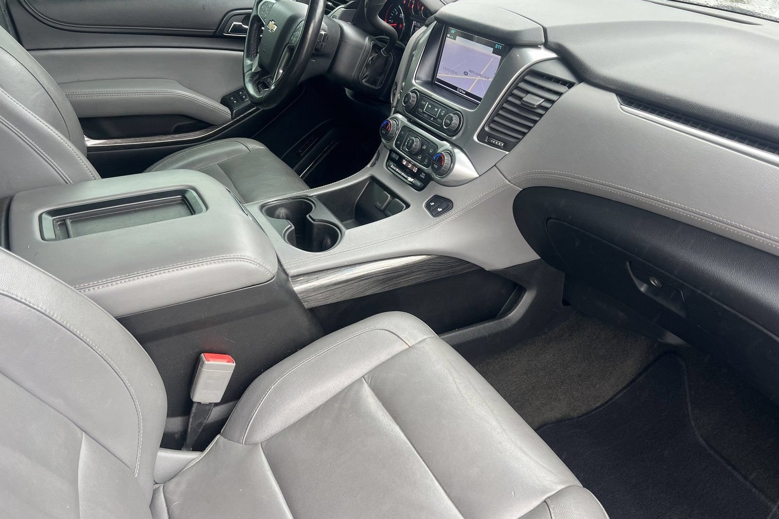 Used 2018 Chevrolet Suburban LT AWD/4WD image 17