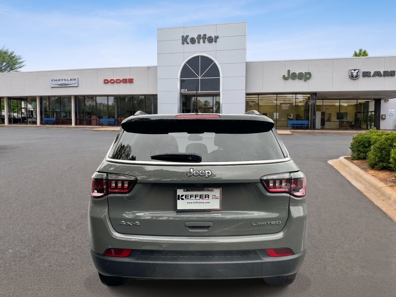 Certified 2024 Jeep Compass Limited w/ Sun and Sound Group AWD/4WD image 5