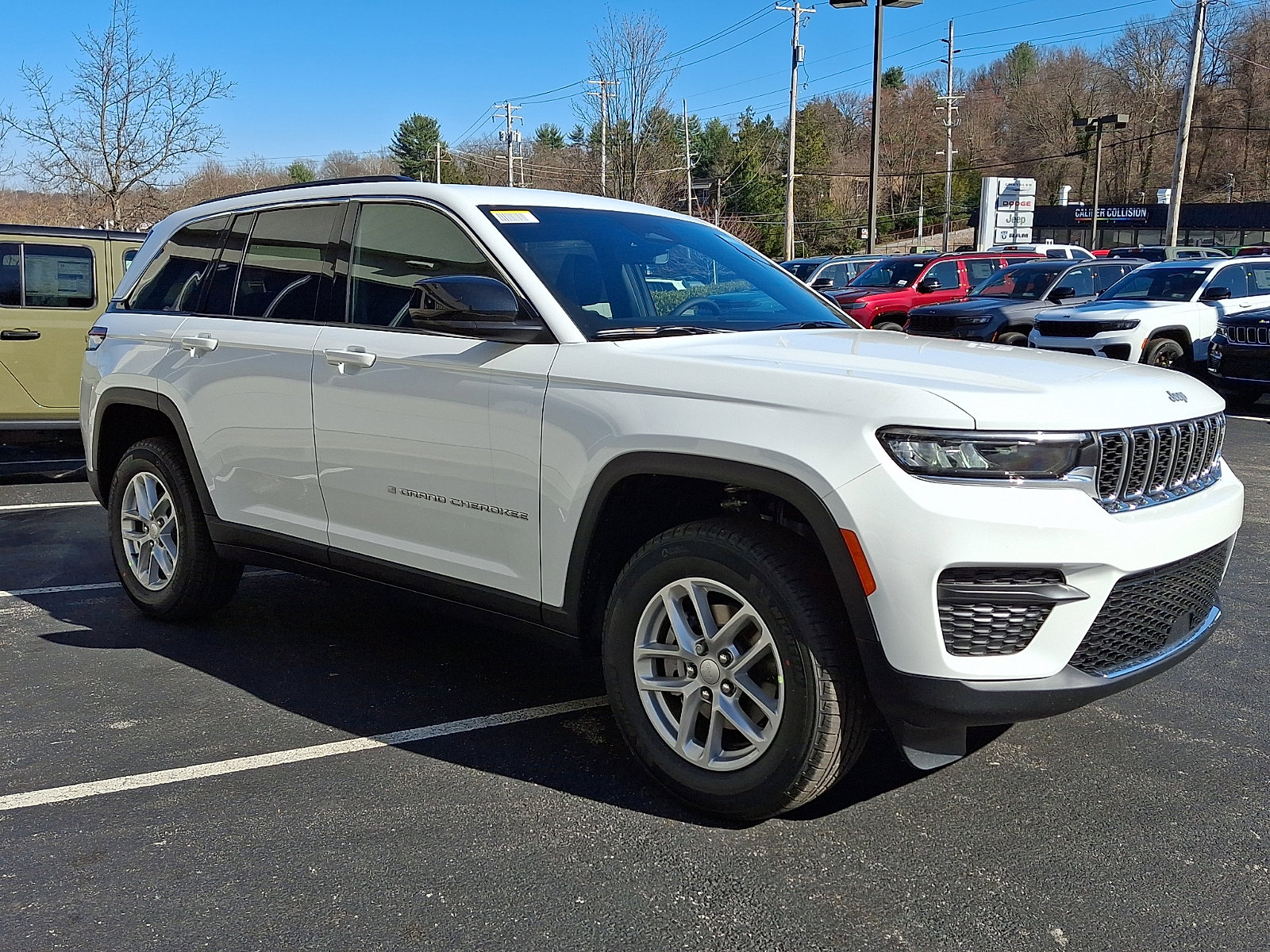 New 2026 Jeep Grand Cherokee Laredo X image 2