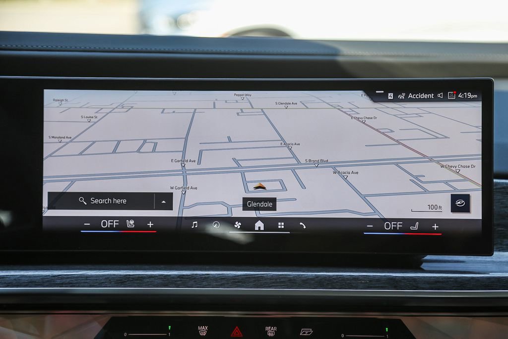 Used 2025 BMW 750e xDrive w/ Premium Package AWD/4WD image 11