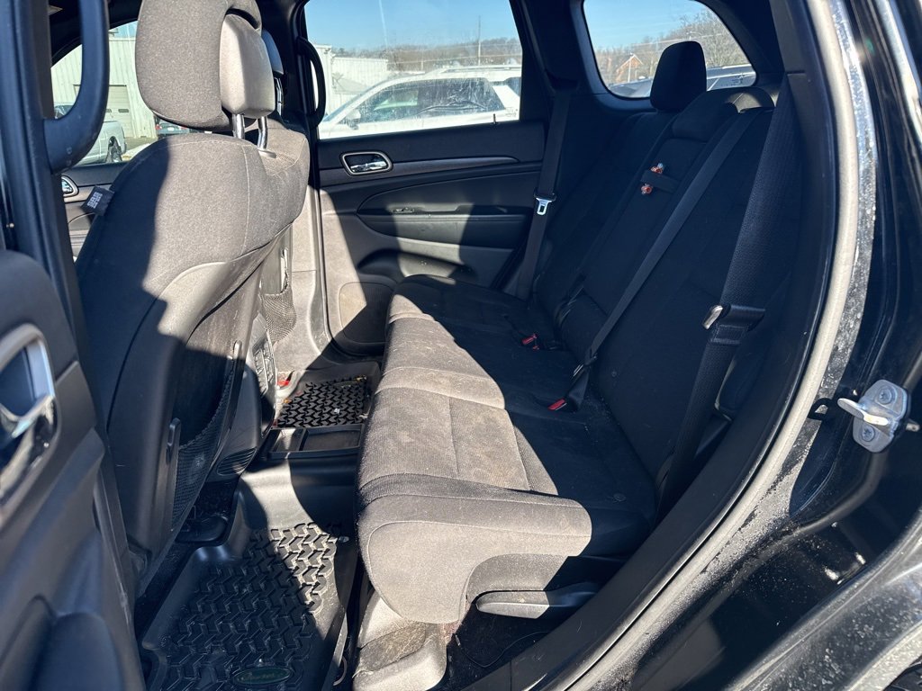 Used 2017 Jeep Grand Cherokee Laredo image 6