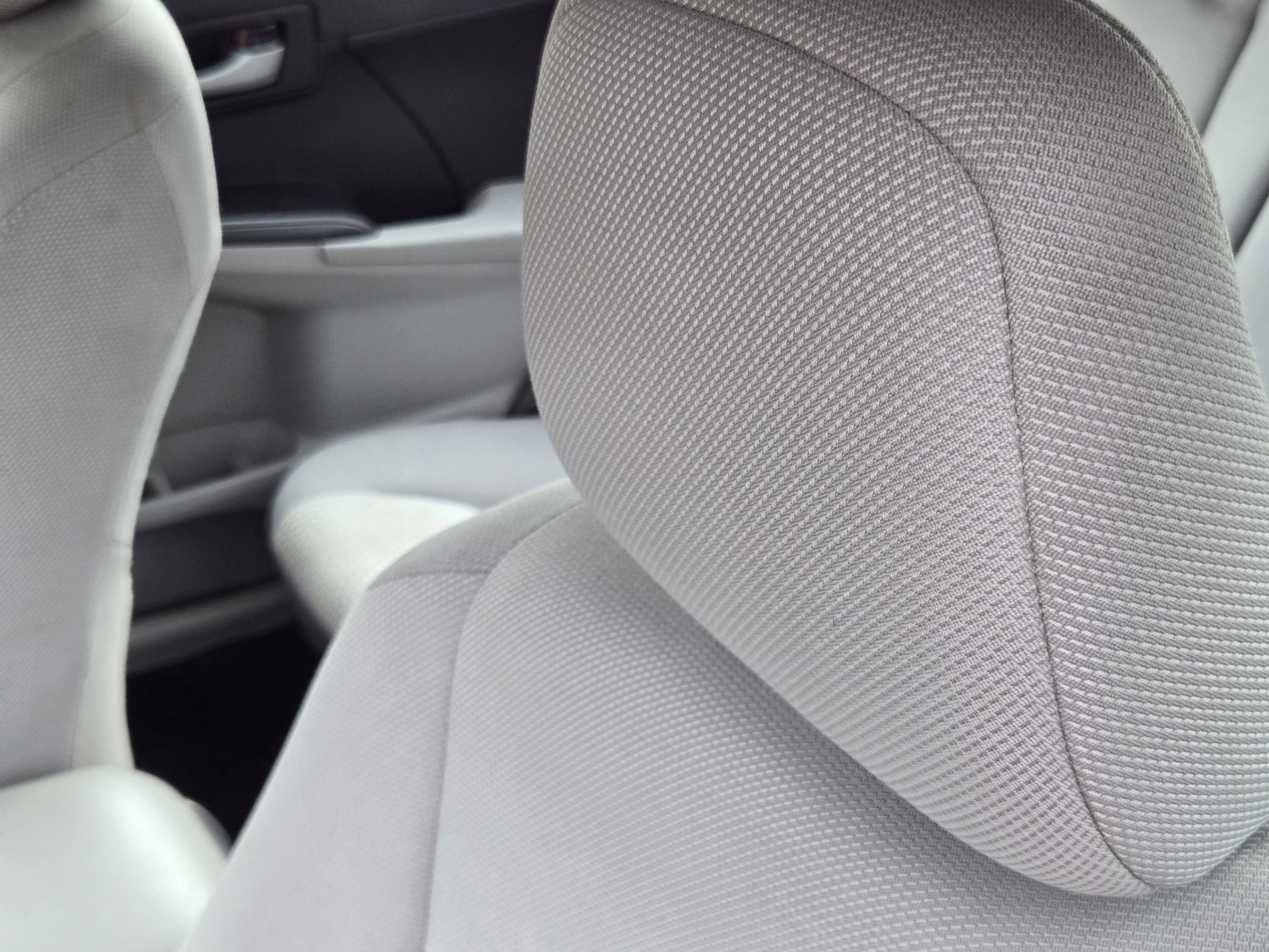 Used 2014 Toyota Camry LE FWD image 12