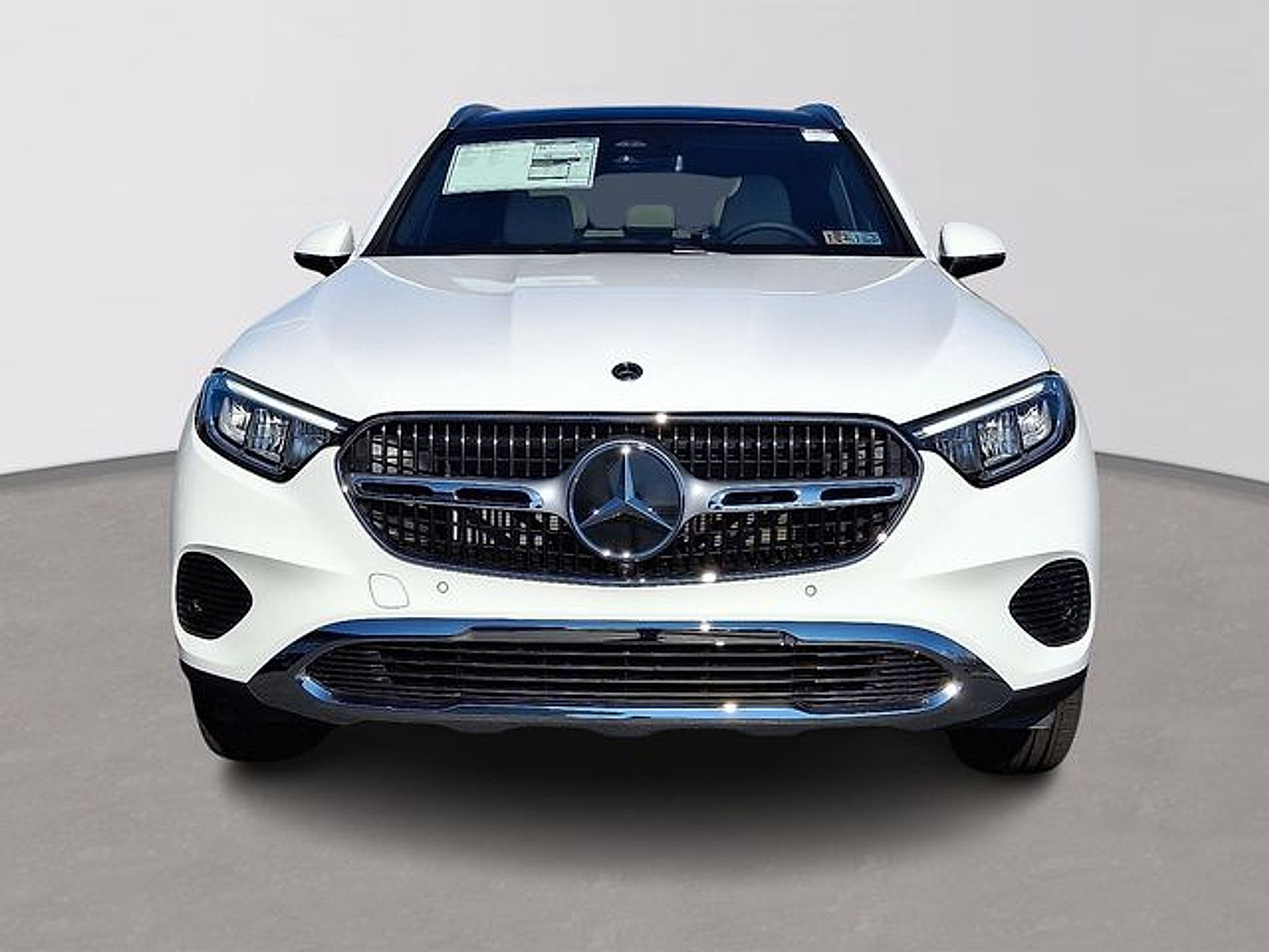 Used 2026 Mercedes-Benz GLC 300 4MATIC image 2