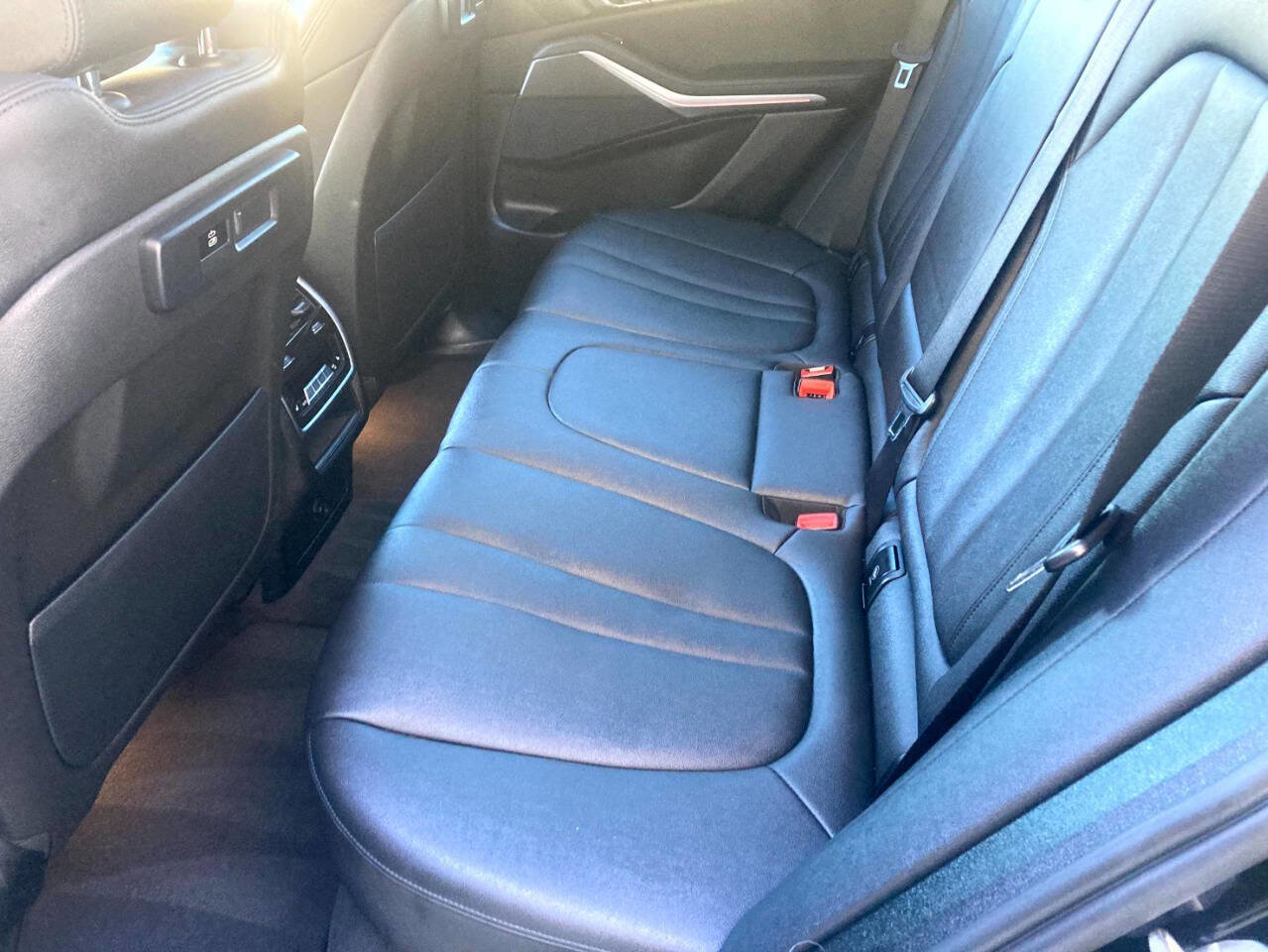 Used 2022 BMW X5 xDrive40i w/ Premium Package image 16