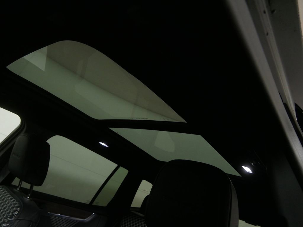 Used 2024 GMC Acadia Denali image 19