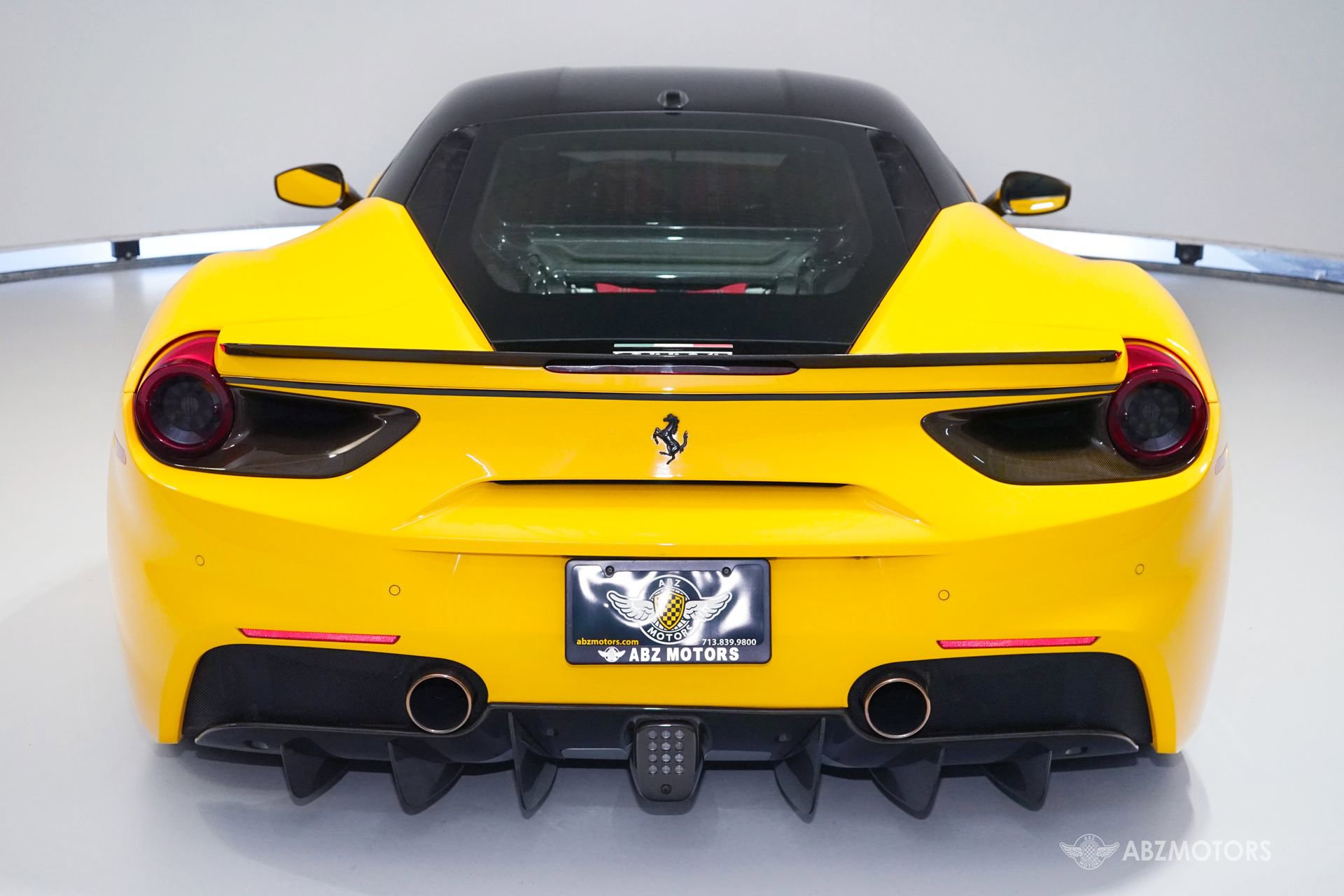 Used 2018 Ferrari 488 GTB image 8