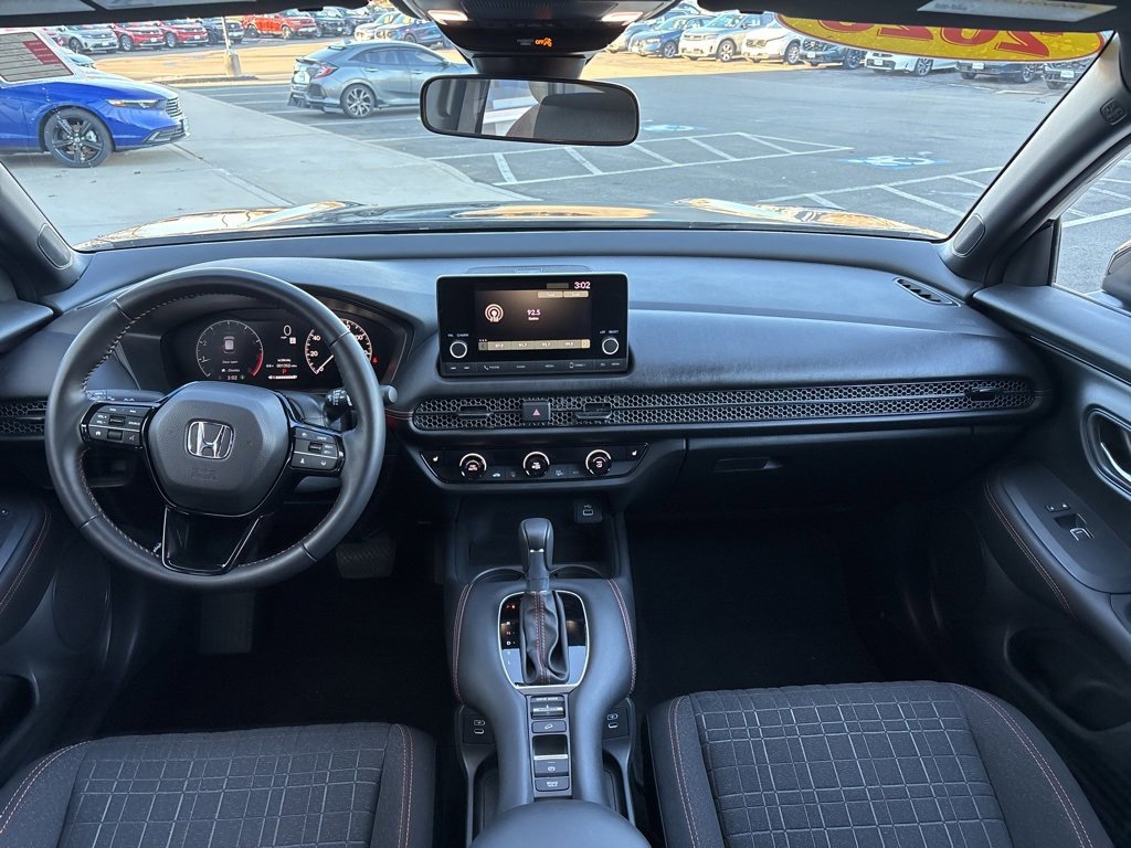 Used 2025 Honda HR-V Sport image 12
