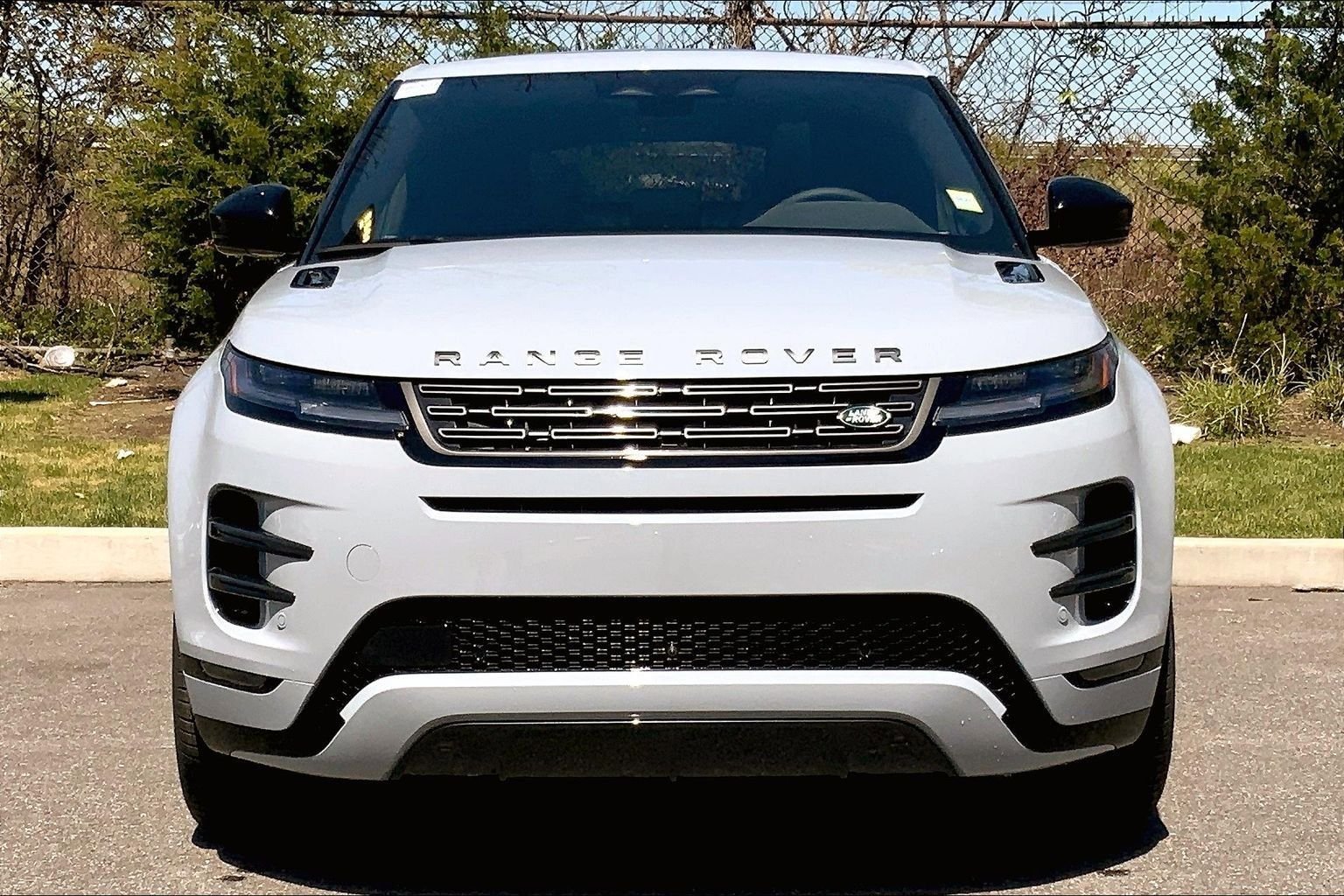 New 2026 Land Rover Range Rover Evoque Dynamic SE AWD/4WD image 3