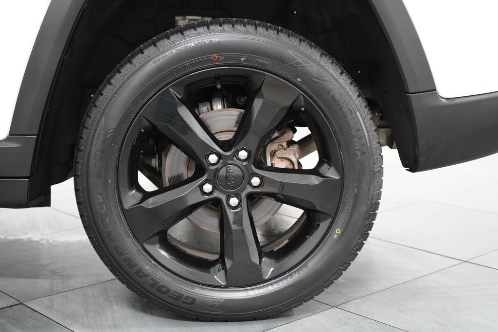 Used 2023 Jeep Grand Cherokee Limited w/ Black Appearance Package AWD/4WD image 35