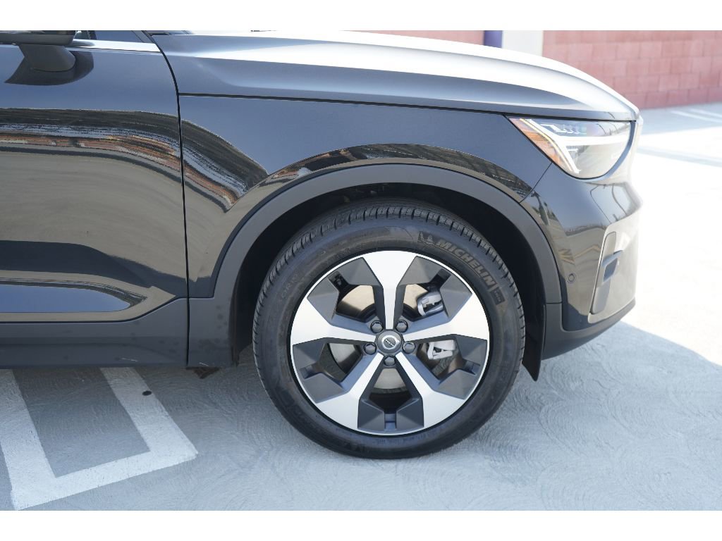 New 2025 Volvo XC40 B5 Plus w/ Protection Package Premier image 3