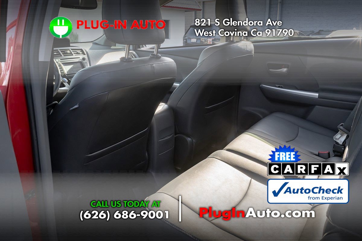 Used 2012 Toyota Prius V Five image 9