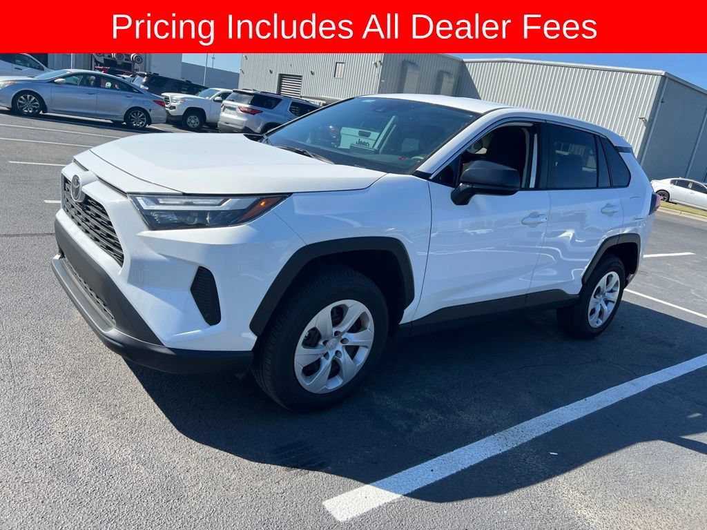 Used 2025 Toyota RAV4 LE AWD/4WD image 3