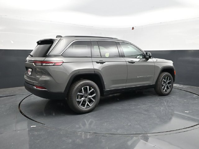 New 2027 Jeep Grand Cherokee Laredo X AWD/4WD image 9