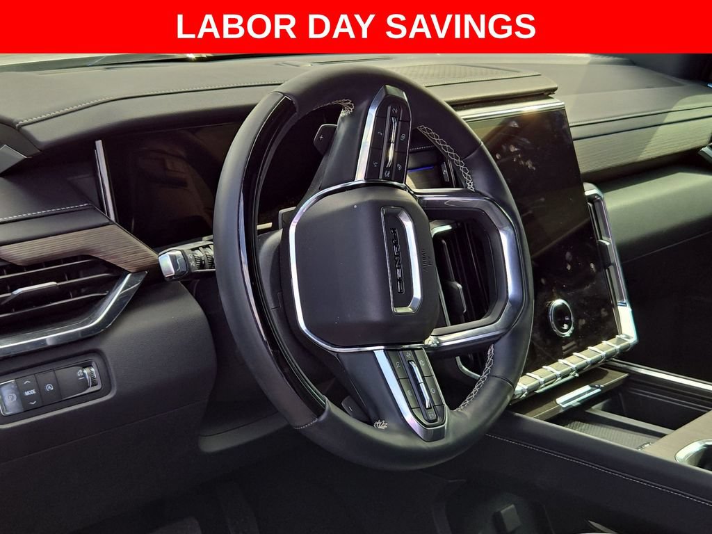 Used 2025 GMC Acadia Denali w/ Super Cruise Package FWD image 14
