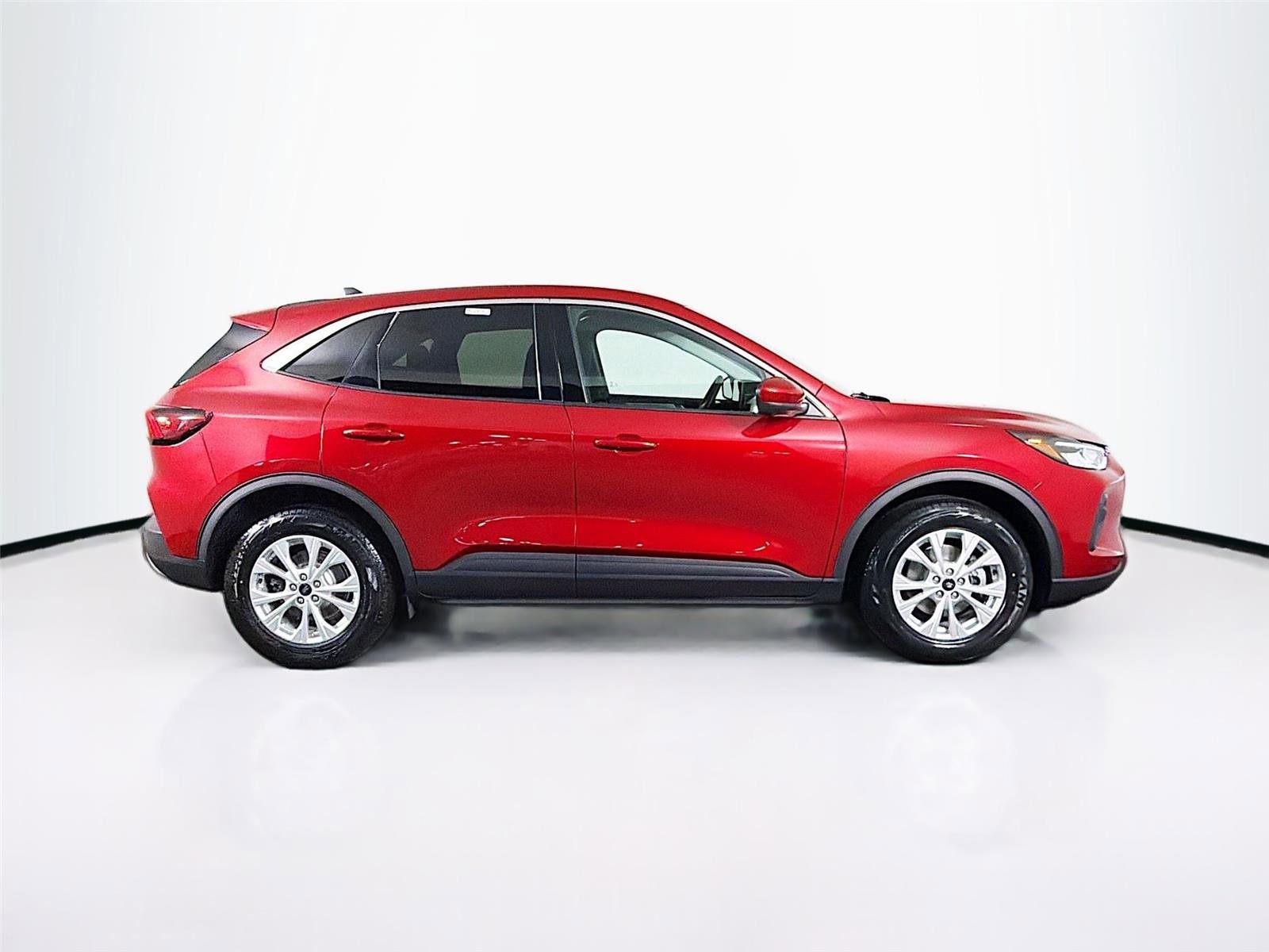 Used 2023 Ford Escape Active w/ Tech Pack #2 AWD/4WD image 8
